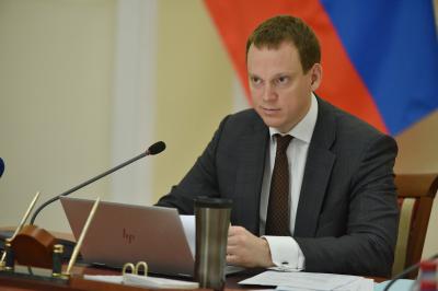 Павел Малков призвал бороться с контрафактным автотопливом