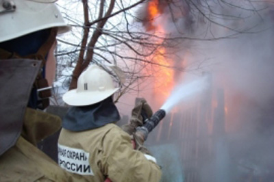 На Голенчинском шоссе в Рязани при пожаре в гараже пострадал человек