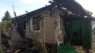 В результате пожара в Рыбновском районе без крова осталась пожилая пара