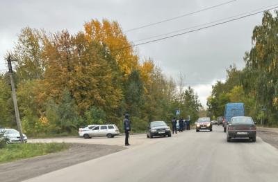 Полиция рассказала, зачем останавливают машины на Куйбышевском шоссе