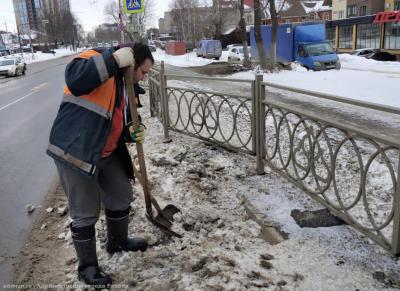 На улицах Рязани начали чистить ливнёвки