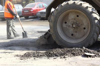 Горадминистрация сообщает о ходе ремонта автодорог и дворов в Рязани