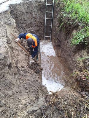 Прокуратура контролирует работы по устранению прорыва канализации в Дядьково