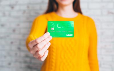 Маломобильные рязанцы теперь могут оформить банковскую карту Сбера на дому