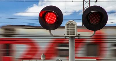 В Рыбном будут перекрывать железнодорожный переезд