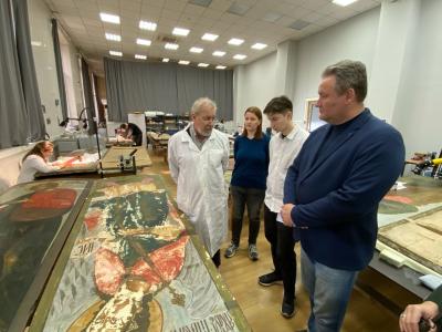 Начался процесс реставрации уникального иконостаса из Успенского собора Рязанского кремля