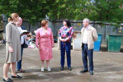 Елена Сорокина посмотрела, как в Рязани убирают мусор