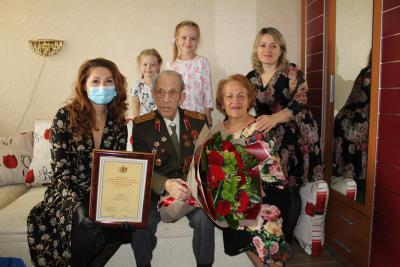 Юлия Рокотянская поздравила со 100-летием рязанского ветерана
