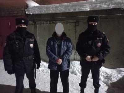В Рязани посетитель игрового клуба украл клавиатуру, мышь и колонки