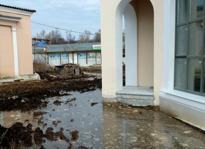 Вода добралась до территории Торгового городка Рязани