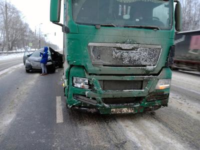 В Рязани погиб водитель Nissan Sentra, не уступивший дорогу грузовику