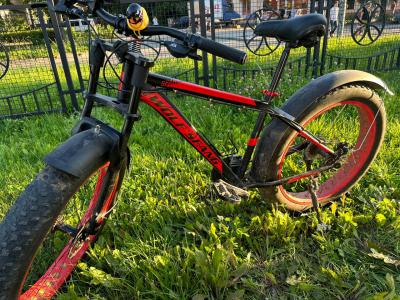 На улице Новосёлов в Рязани Nissan Teana сбил велосипедиста