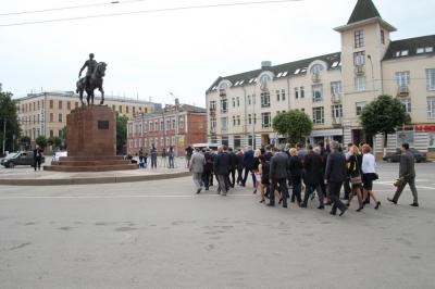 К памятнику князю Олегу Рязанскому торжественно возложили цветы