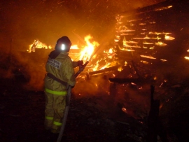 В Туме огонь уничтожил жилой дом и сарай