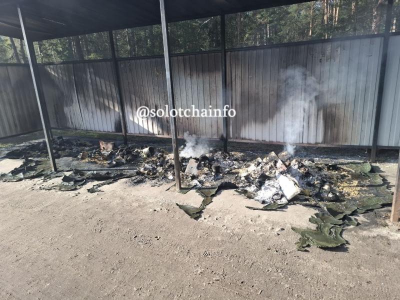 В Солотче спалили дотла мусорные контейнеры 