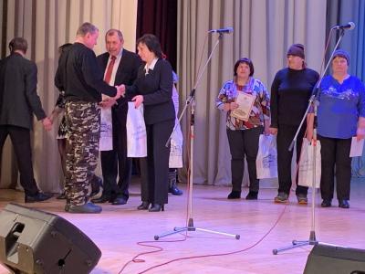 Депутат Рязоблдумы поздравил работников ЖКХ Кораблинского района