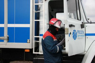 Энергетики «Рязаньэнерго» восстанавливают нарушенное непогодой электроснабжение