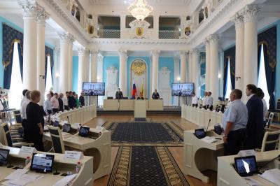 Аркадий Фомин подвёл итоги весенней сессии областной Думы