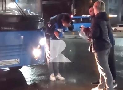 В Рязани водителю автобуса брызнули в лицо перцовым баллончиком