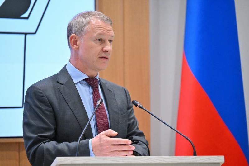 Спикер Рязоблдумы Аркадий Фомин выступил за запрет продажи вейпов в регионе