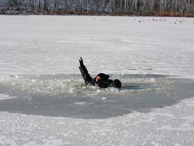 Из озера в Канищево спасён мужчина, провалившийся под лёд
