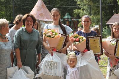 Рязанские многодетные семьи поздравили с Днём знаний