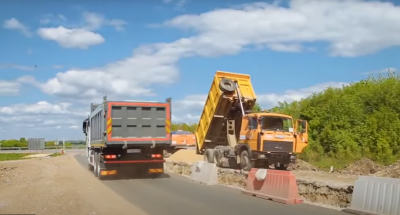 В Старожиловском районе продолжается ремонт трассы в селе Истье