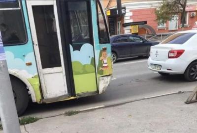 Рязанские активисты выступили в защиту троллейбуса со странной дверью