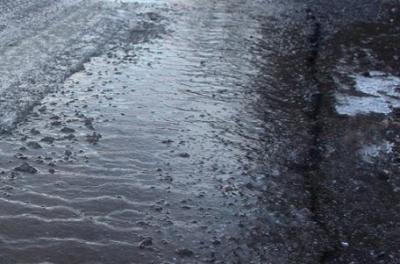 В Горроще из-за прорыва водопровода затопило дорогу