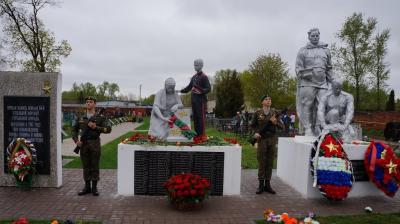 Жителей Скопина возмутил раскрашенный мемориал на Никольском кладбище