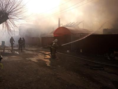 В Рязани сгорели два жилых дома и три хозпостройки