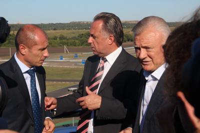 Виталий Мутко и Олег Ковалёв посетили автоспортивный комплекс «Атрон»