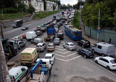 В посёлке Шлаковый образовалась мега-пробка