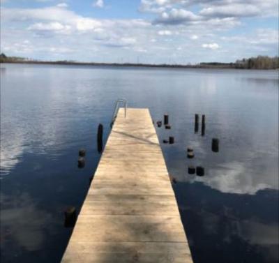 Новые мостки на Ласковском озере стали причиной раздора местных жителей