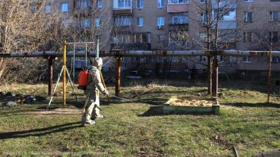 В Рязани вновь обработали детские площадки и остановки транспорта