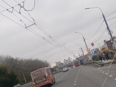 Рязанцы пожаловались на провисающие троллейбусные провода
