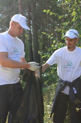 Сотрудники РНПК приняли участие в акции «Чистый лес»