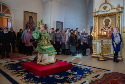 Митрополит Марк возглавил литургию в храме села Подвязье Рязанского района