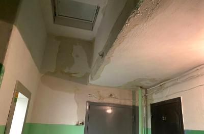 Протекающую крышу дома на улице Горького в Рязани пообещали починить