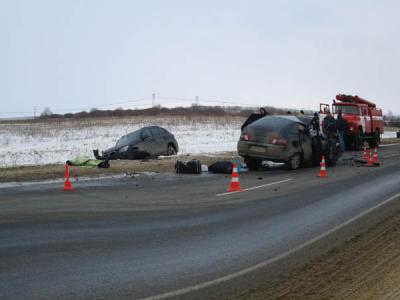 Один человек погиб и три получили травмы при столкновении BMW и ВАЗ-2112 в Михайловском районе