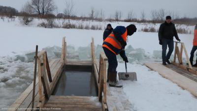 На Ореховом озере для рязанцев оборудовали две крещенские купели