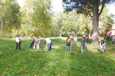 Рязанцы посадили дубы в Липецкой области