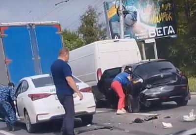 На Московском шоссе в Рязани произошла массовая авария