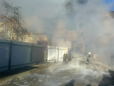 На месте крупного пожара в Рязани работает лаборатория по замеру ПДК