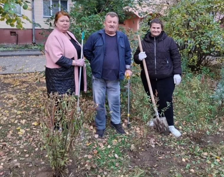 В Рязани активисты ТОС озеленяют территории и проводят субботники