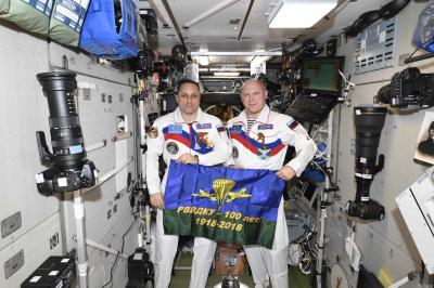 Рязанскому музею подарили побывавший в космосе флаг ВДВ