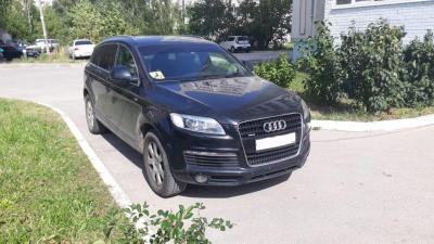 На улице Новосёлов Audi Q7 наехал на трёхлетнего ребёнка