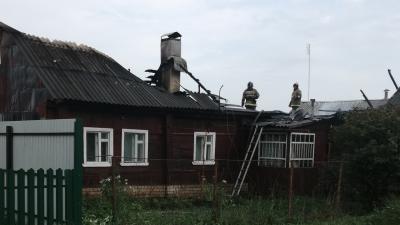 Под Шацком огнеборцы спасли стены загоревшегося дома