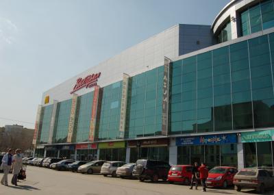 «Виктория Плаза»: Кокетливые шляпки и оригинальные шапки продаются в бутике «Diva»