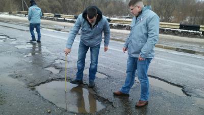Рязанские активисты ОНФ провели первую инспекцию по «убитым» дорогам